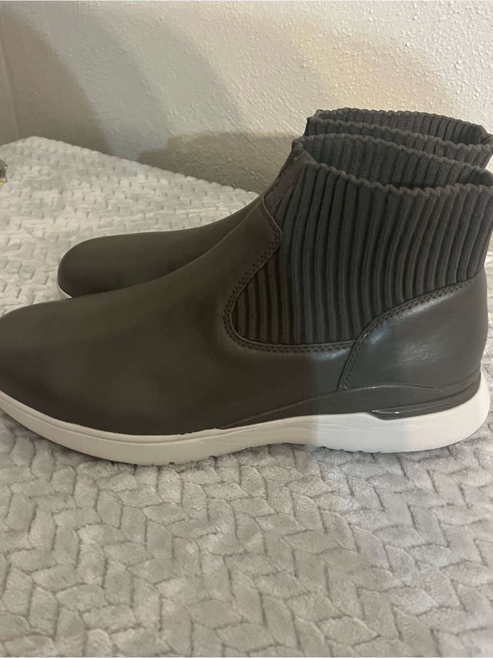 Womens Slip-On Knit-Collar Casual Sneakers - Charcoal